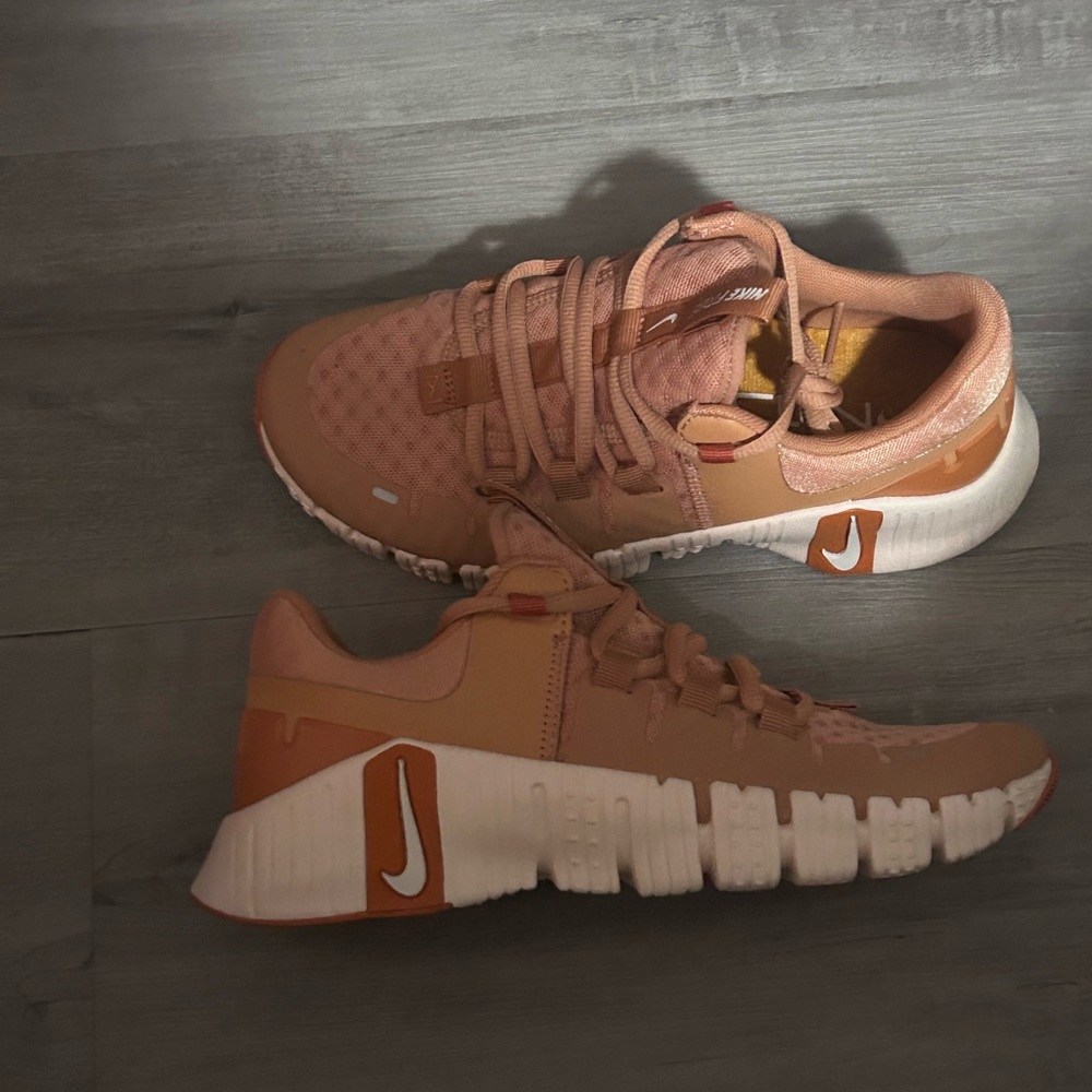 Brand new Nike metcon 5